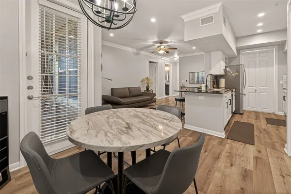 $2,000 | 7575 Kirby Drive, Unit 2103, Houston, TX 77030