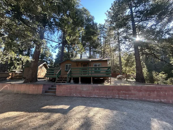 $1,600 | 52630 Sylvan Way, Idyllwild, CA 92549