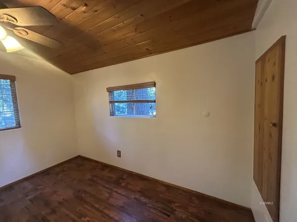$1,600 | 52630 Sylvan Way, Idyllwild, CA 92549