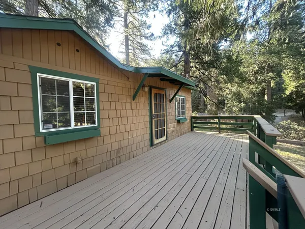 $1,600 | 52630 Sylvan Way, Idyllwild, CA 92549