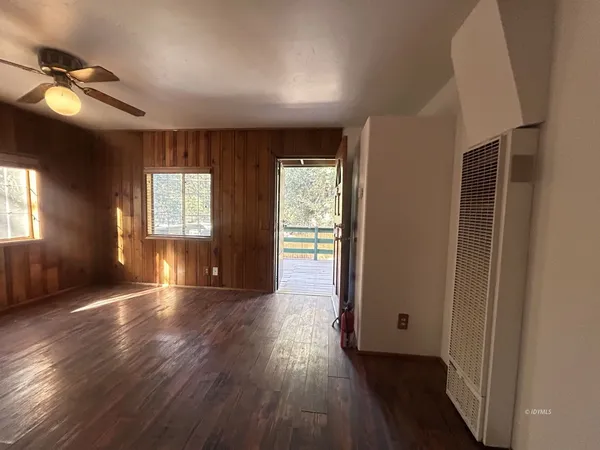 $1,600 | 52630 Sylvan Way, Idyllwild, CA 92549