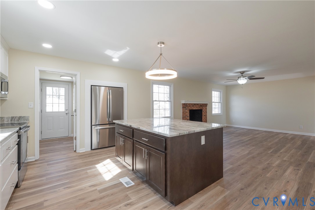 112 Princeton Road Colonial Heights, VA 23834 - Photo 13 of 46