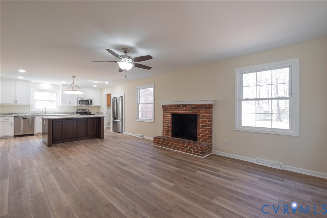 112 Princeton Road Colonial Heights, VA 23834 - Photo 5 of 46