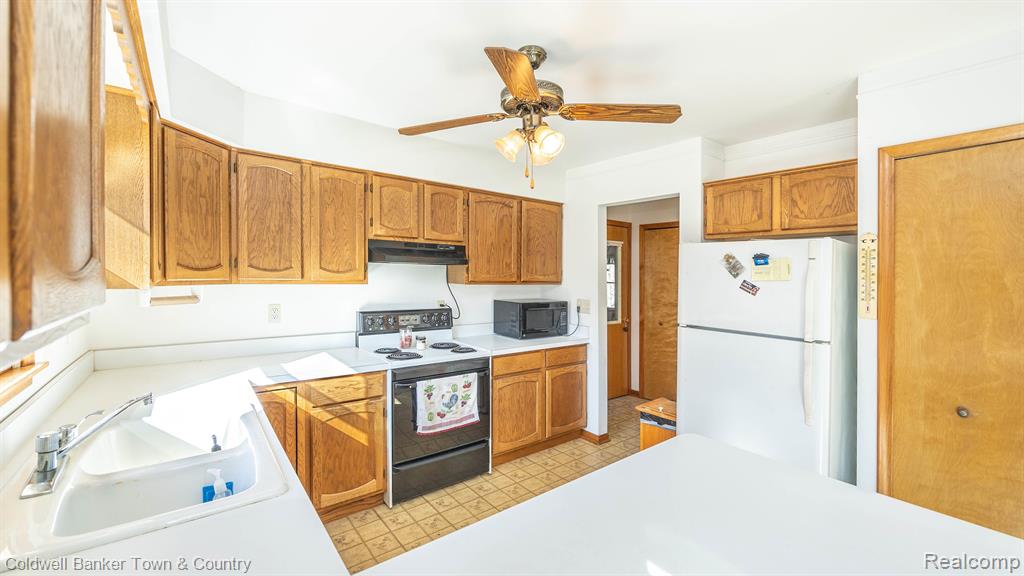 5427 Oak Grove Road Howell, MI 48855 - Photo 15 of 63 Gallery Image 15