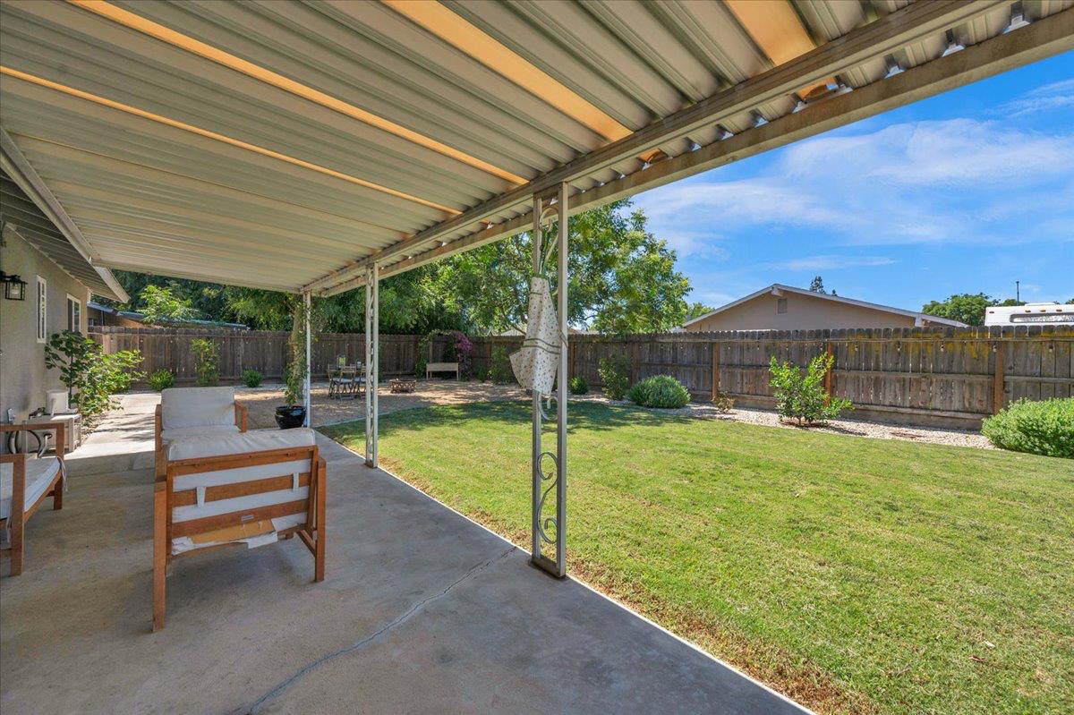 1448 Ashcroft Avenue Clovis, CA 93611 - Photo 31 of 46 a view of a house with backyard and sitting area
