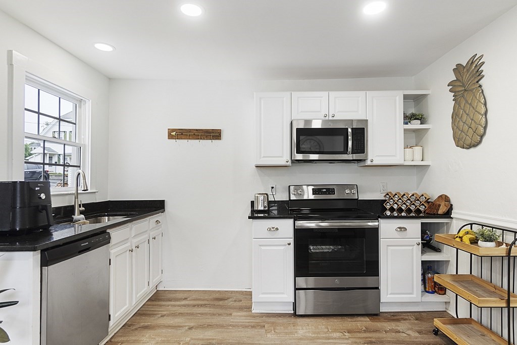 125 Summit Street Clinton, MA 01510 - Photo 4 of 37 Gallery Image 4