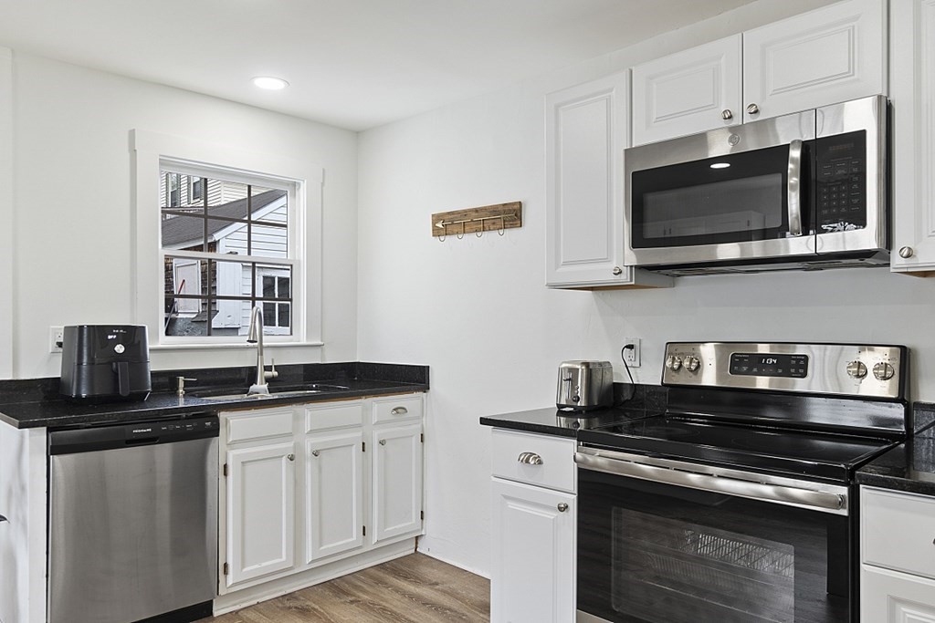 125 Summit Street Clinton, MA 01510 - Photo 5 of 37 Gallery Image 5