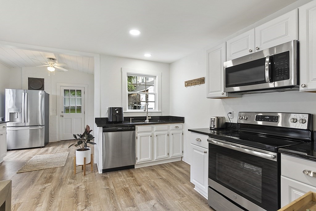 125 Summit Street Clinton, MA 01510 - Photo 6 of 37 Gallery Image 6