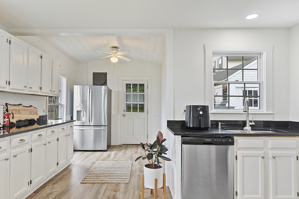 125 Summit Street Clinton, MA 01510 - Photo 7 of 37 Gallery Image 7