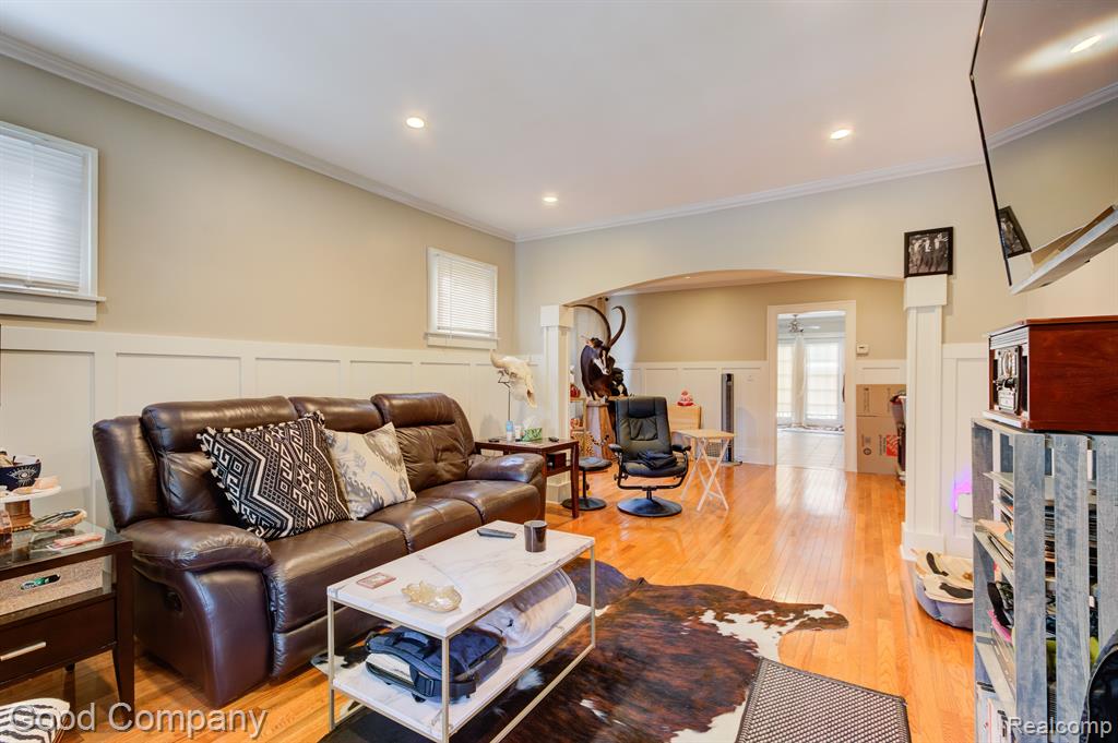 920 East Lincoln Avenue Royal Oak, MI 48067 - Photo 2 of 35