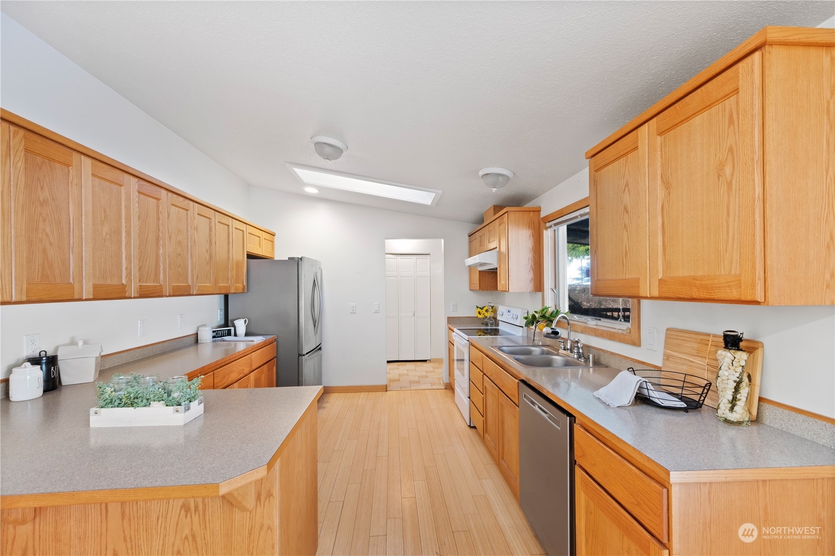 10429 Grandview Road Arlington, WA 98223 - Photo 6 of 32 Gallery Image 6