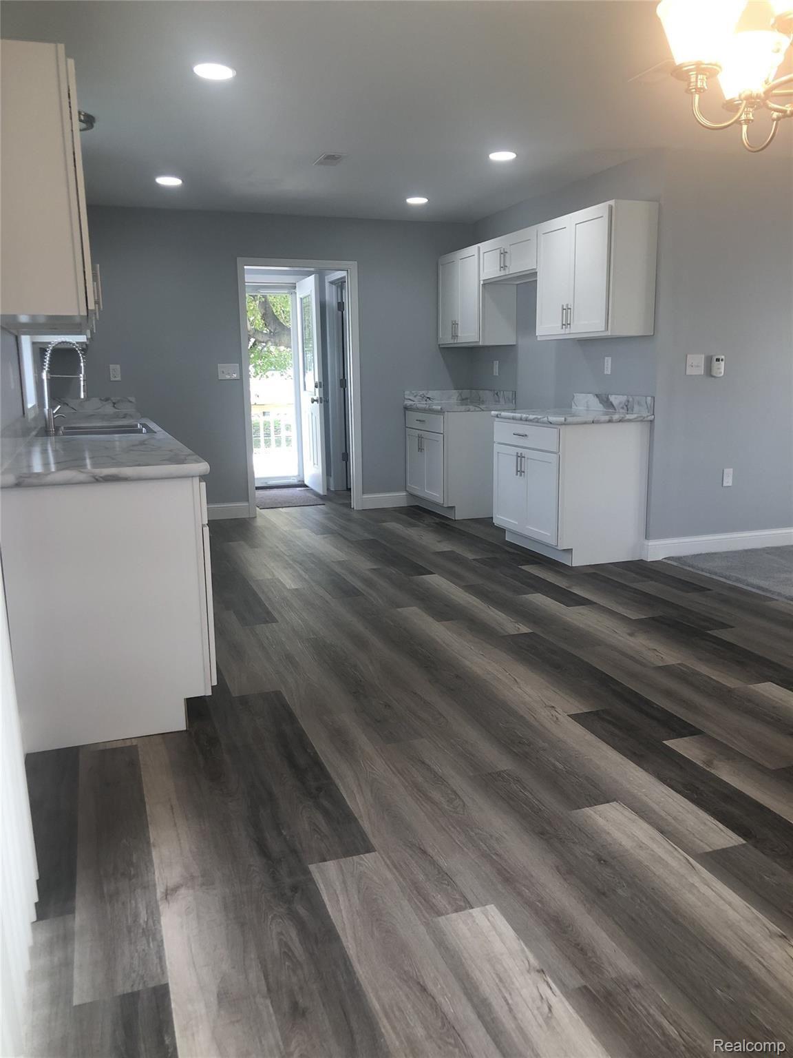 21510 Wick Road Taylor, MI 48180 - Photo 13 of 19 13.jpg