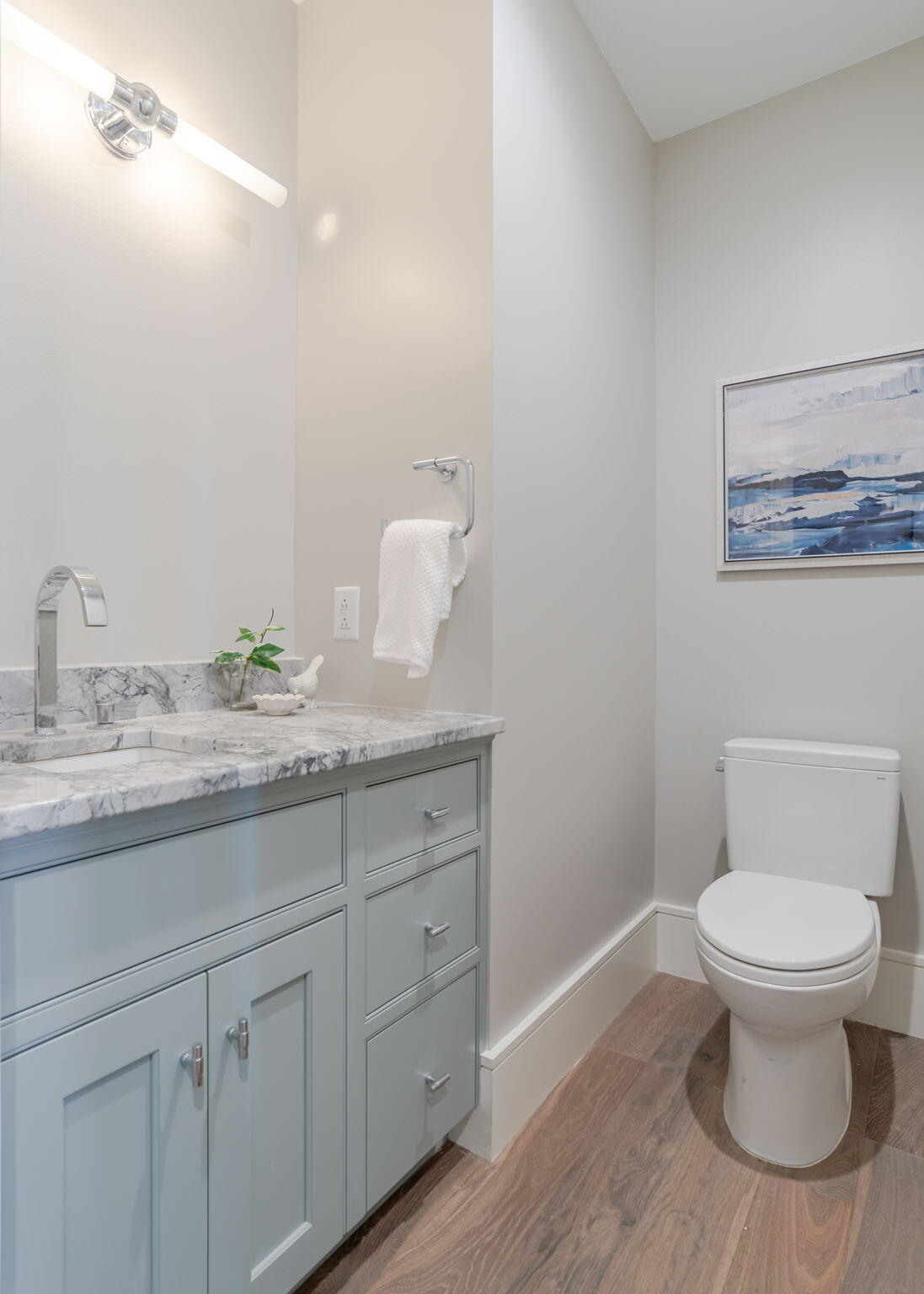 387 Commercial Street, Unit 710 Portland, ME 04101 - Photo 12 of 45 Powder Room