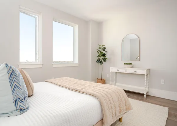 $2,675,000 | 387 Commercial Street, Unit 710, Portland, ME 04101