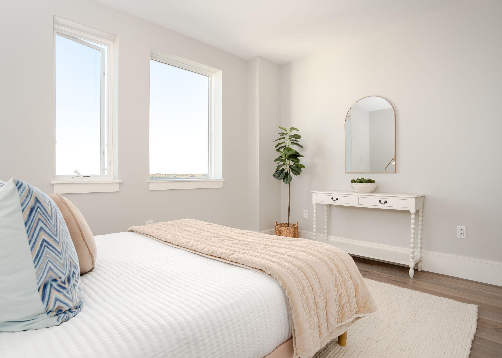 387 Commercial Street, Unit 710 Portland, ME 04101 - Photo 19 of 45 Guest Bedroom