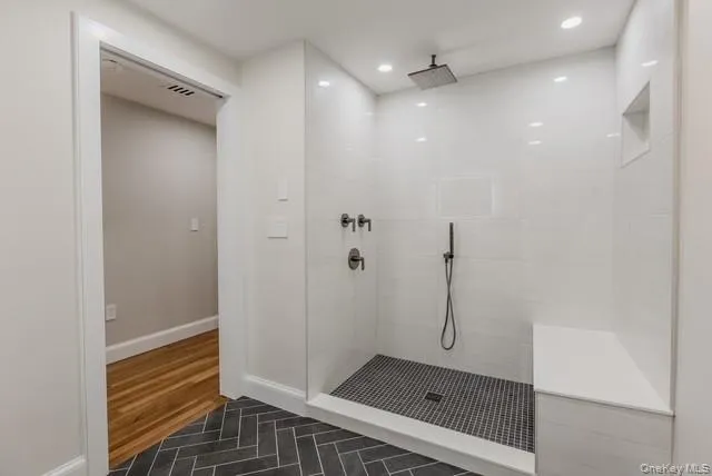 $949,990 | 5 Satterly Road, East Setauket, NY 11733