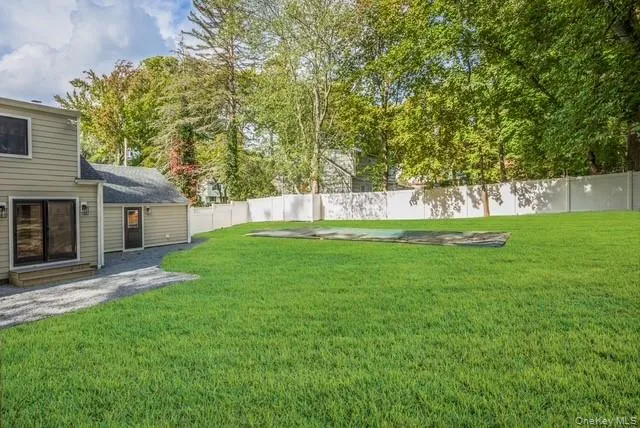 $949,990 | 5 Satterly Road, East Setauket, NY 11733