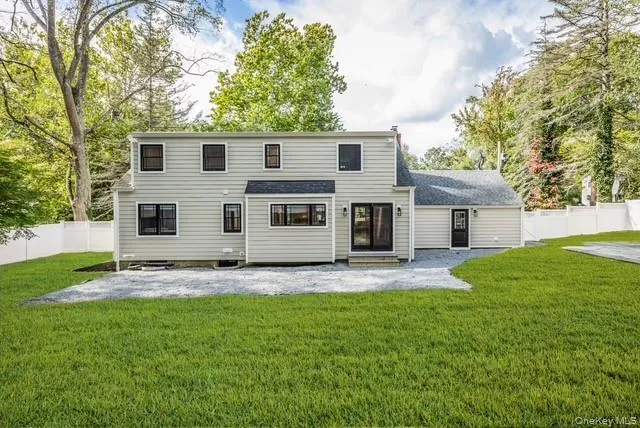 $949,990 | 5 Satterly Road, East Setauket, NY 11733