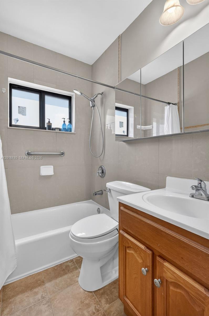 1871 Southwest 23rd Street Miami, FL 33145 - Photo 19 of 50