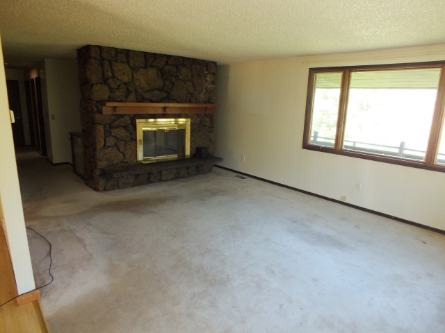 27100 North Riverway Road Chattaroy, WA 99003 - Photo 2 of 20 Gallery Image 2