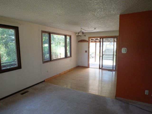27100 North Riverway Road Chattaroy, WA 99003 - Photo 4 of 20 Gallery Image 4