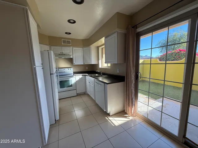 $1,700 | 1425 East Desert Cove Avenue East, Unit 66, Phoenix, AZ 85020