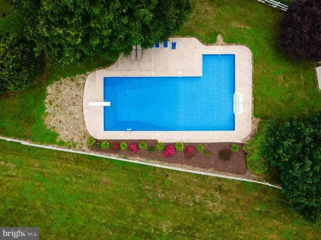 a view of an outdoor space