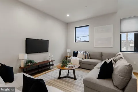 $525,000 | 1720 Folsom Street, Unit B, Philadelphia, PA 19130