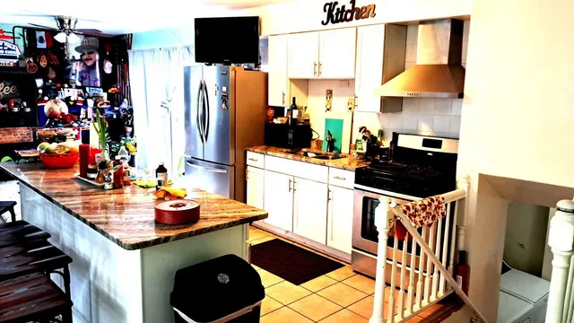 $199,900 | 3407 Fountainbleau Drive, Hazel Crest, IL 60429