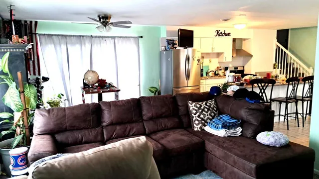 $199,900 | 3407 Fountainbleau Drive, Hazel Crest, IL 60429