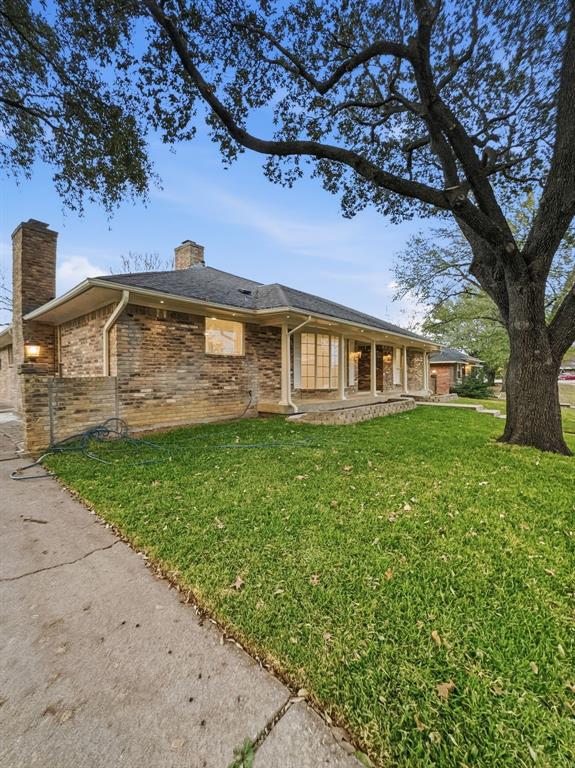 2409 Castle Street Irving, TX 75038 - Photo 2 of 32