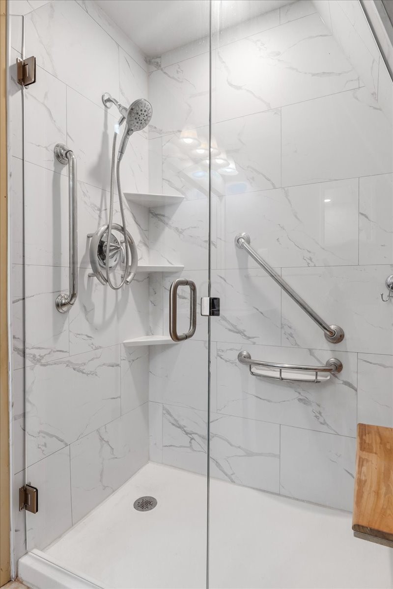 613 New Hope Road Manchester, TN 37355 - Photo 29 of 50 a bathroom with a shower
