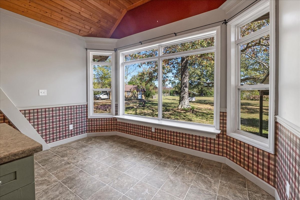613 New Hope Road Manchester, TN 37355 - Photo 6 of 50 a view of a room with a large window