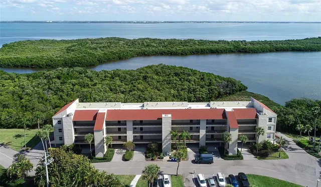 $7,500 | 4540 Gulf Of Mexico Drive, Unit PH2, Longboat Key, FL 34228