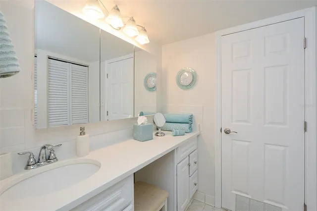 $7,500 | 4540 Gulf Of Mexico Drive, Unit PH2, Longboat Key, FL 34228