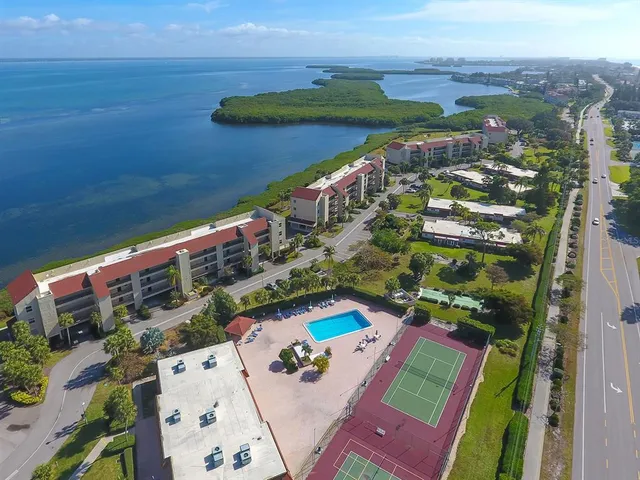 $7,500 | 4540 Gulf Of Mexico Drive, Unit PH2, Longboat Key, FL 34228