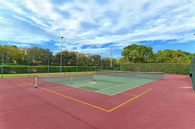 $7,500 | 4540 Gulf Of Mexico Drive, Unit PH2, Longboat Key, FL 34228