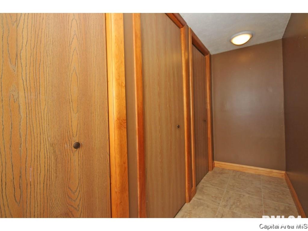 2027 North 19th Street Springfield, IL 62702 - Photo 16 of 36 Gallery Image 16