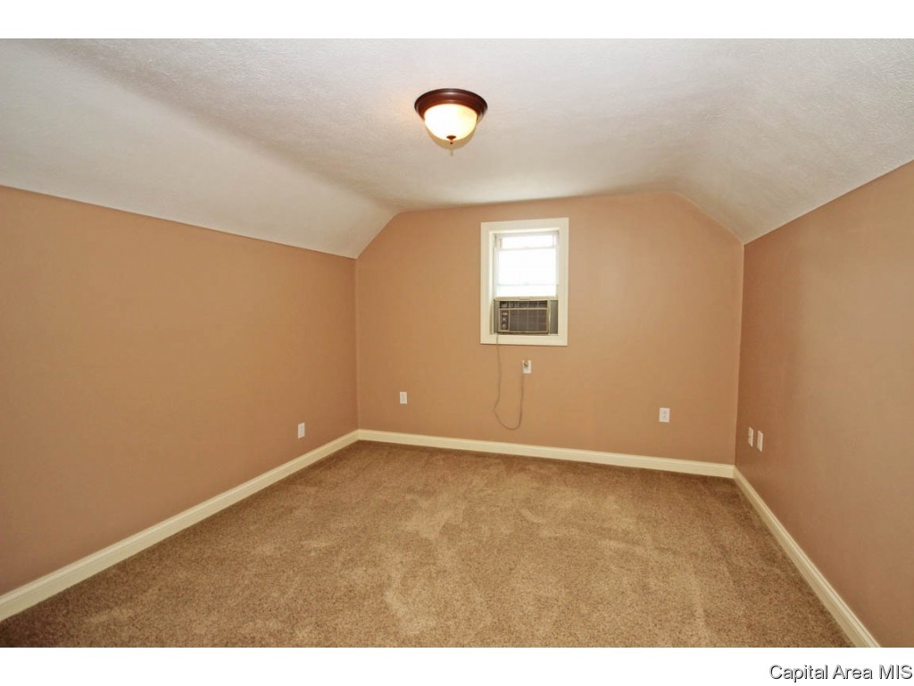 2027 North 19th Street Springfield, IL 62702 - Photo 24 of 36 Gallery Image 24