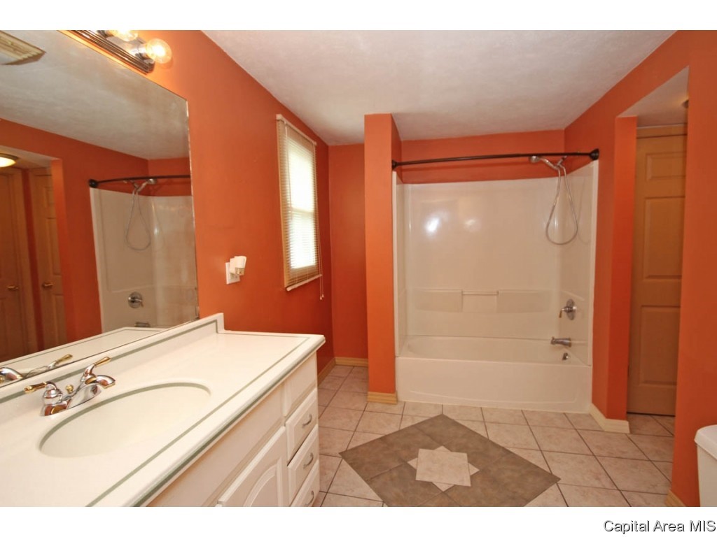 2027 North 19th Street Springfield, IL 62702 - Photo 26 of 36 Gallery Image 26