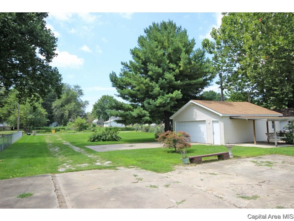 2027 North 19th Street Springfield, IL 62702 - Photo 31 of 36 Gallery Image 31