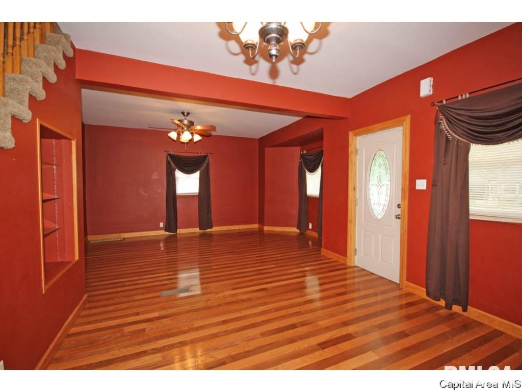 2027 North 19th Street Springfield, IL 62702 - Photo 8 of 36 Gallery Image 8