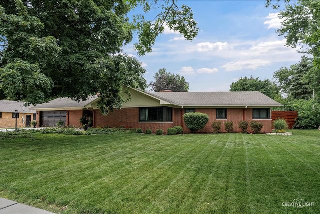 $300,000 | 121 West 3rd Street, Sandwich, IL 60548