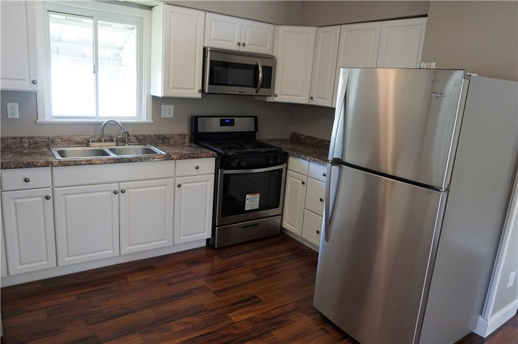 1353 Charlotte Avenue Rochester, PA 15074 - Photo 2 of 14 Gallery Image 2