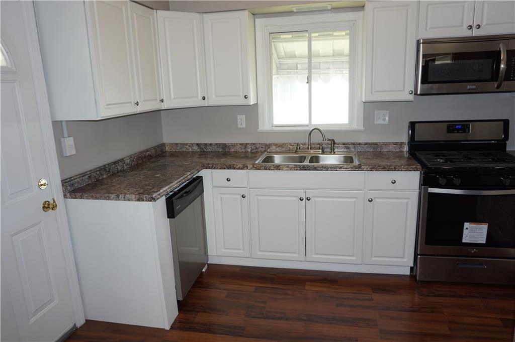 1353 Charlotte Avenue Rochester, PA 15074 - Photo 4 of 14 Gallery Image 4