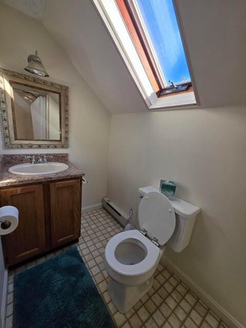 38 Cluf Bay Road, Unit 38 Brunswick, ME 04011 - Photo 35 of 45 Upstiars Bath