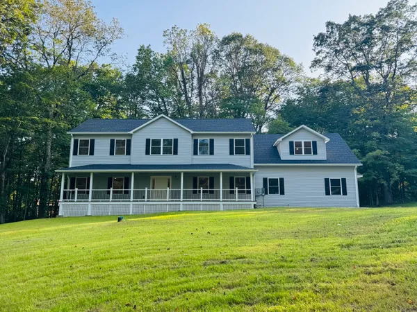 $850,000 | 238 Berkshire Road, Newtown, CT 06482