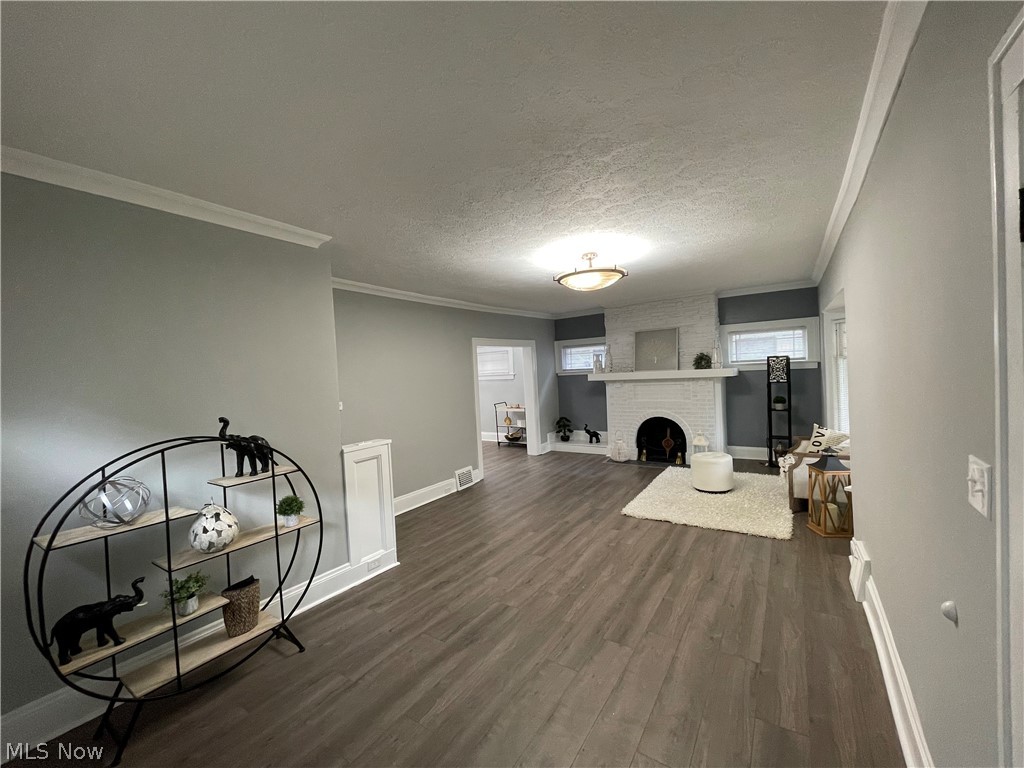 959 Brunswick Road Cleveland Heights, OH 44112 - Photo 4 of 29