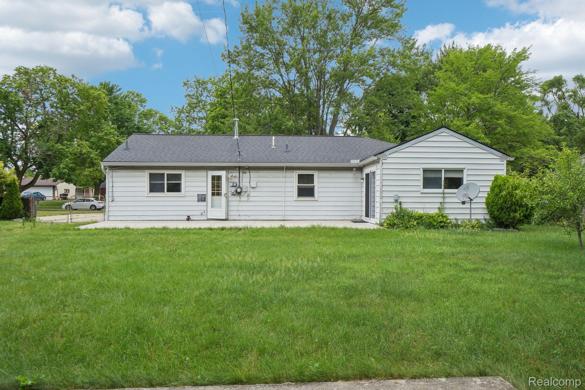 1096 Truwood Avenue Rochester, MI 48307 - Photo 5 of 23