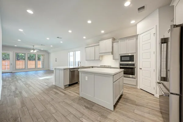 $2,400 | 133 Bauer Loop, Liberty Hill, TX 78642